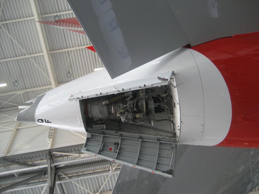 ВСУ в хвостой части А380 самолета