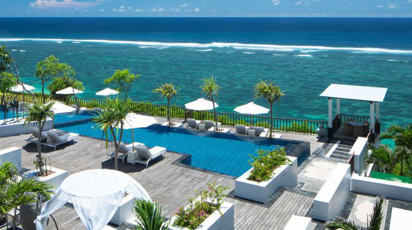 Пляж в Samabe Bali Suites & Vilas