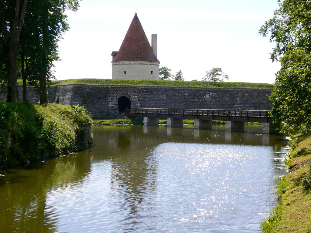 Древний мост через реку в Эстонии