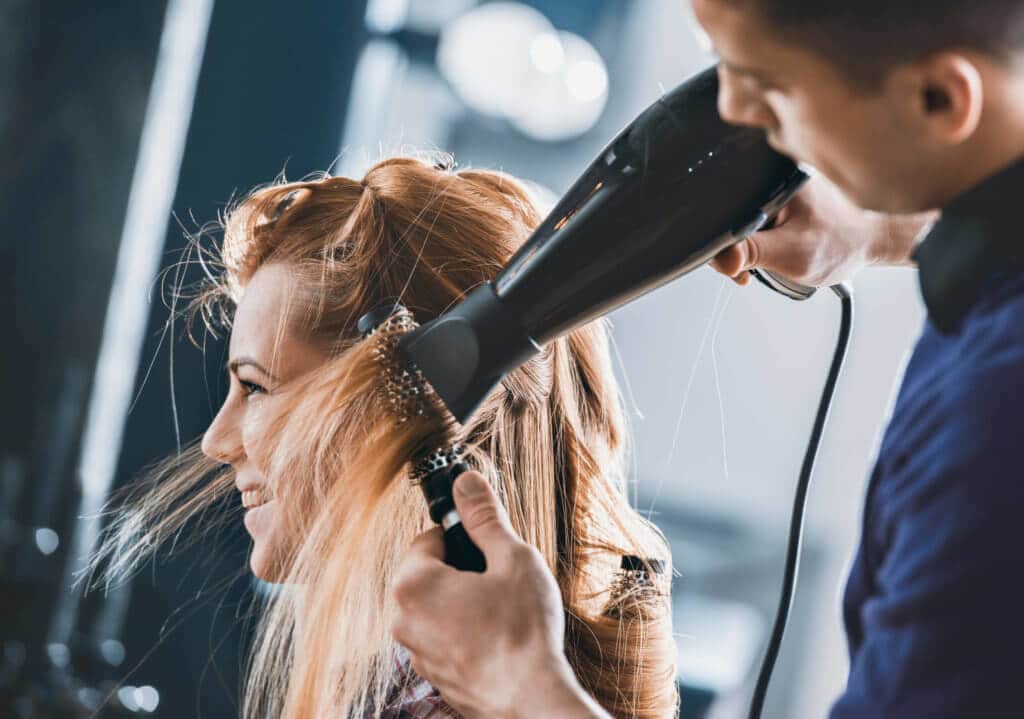 Как высушить волосы феном чтобы они были локоны