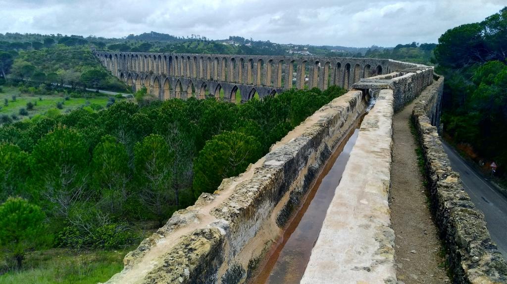 aqueduct in tomar