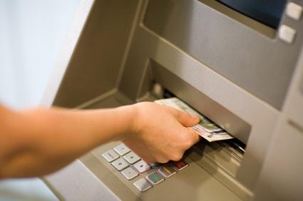 как отправить деньги на карту сбербанка через банкомат