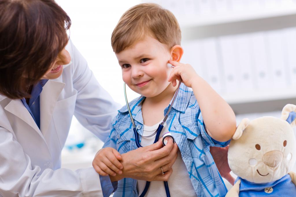 Ребенок на осмотре у врача