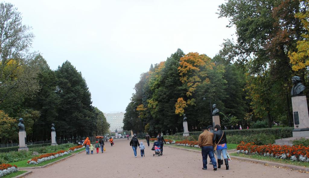 Central Alley of Victory Park