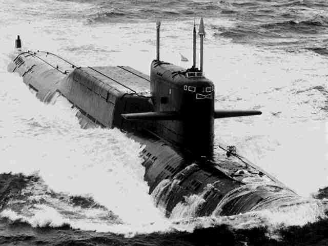 размеры атомной подводной лодки 