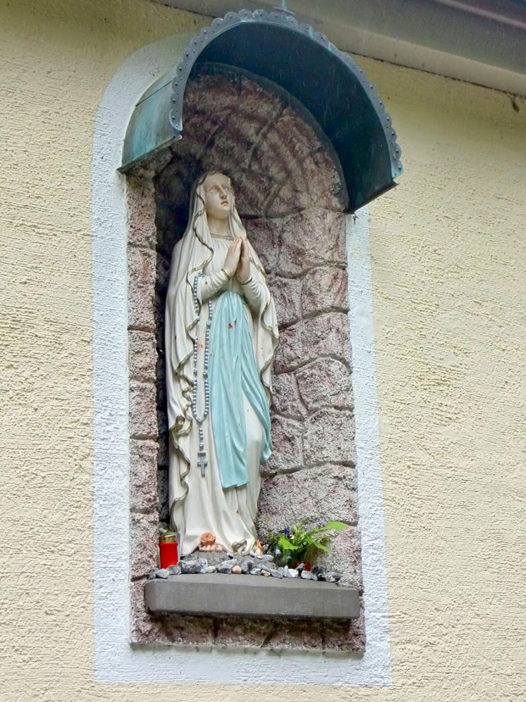 скульптура Девы Марии