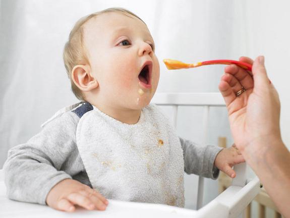 feeding a baby at 3 months