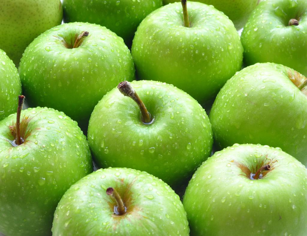 Green apples with kinetosis