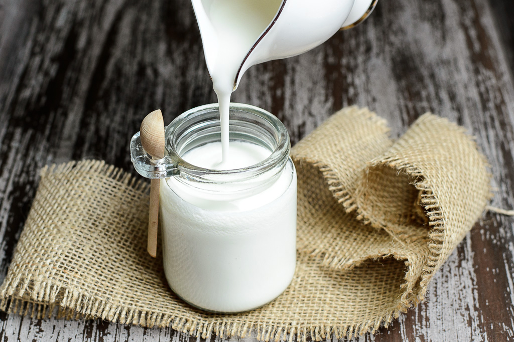 Молоко при запоре: можно ли пить, взрослым, детям; лечение запора