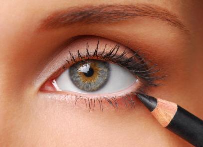 как правильно красить глаза черным карандашом