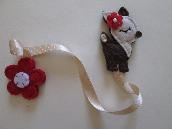 Double bookmarks with a ribbon