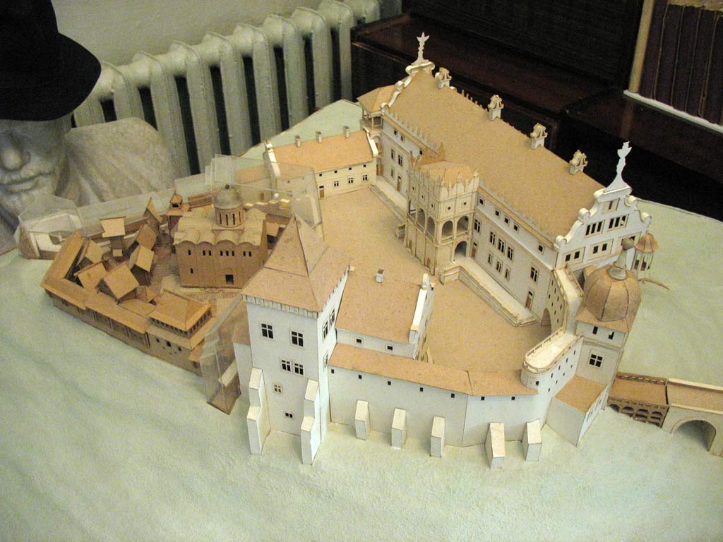 макет реставрации старого замка