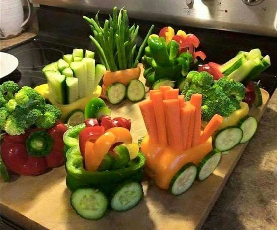 детский паровоз из овощей