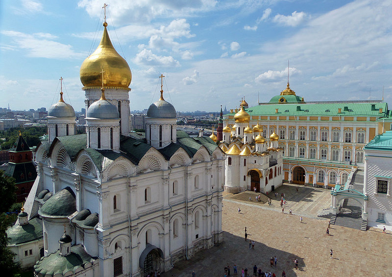 Название зданий на соборной площади кремля