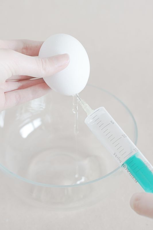как избавиться от содержимого яйца