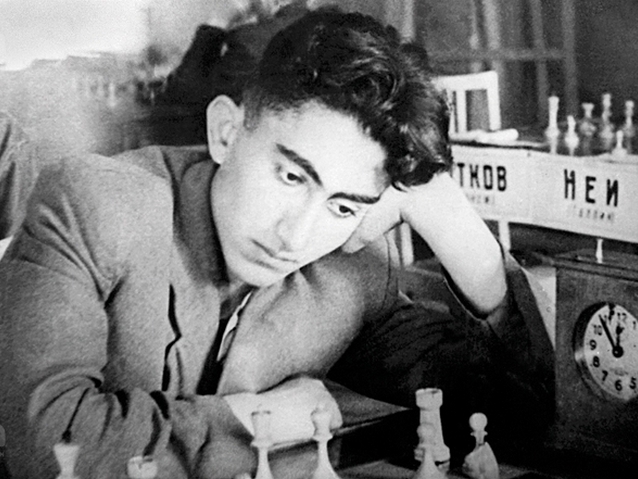 молодой шахматист Петросян