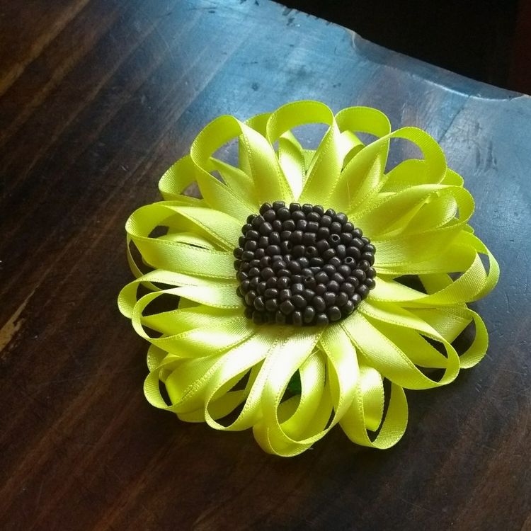 Sunflower petals loops