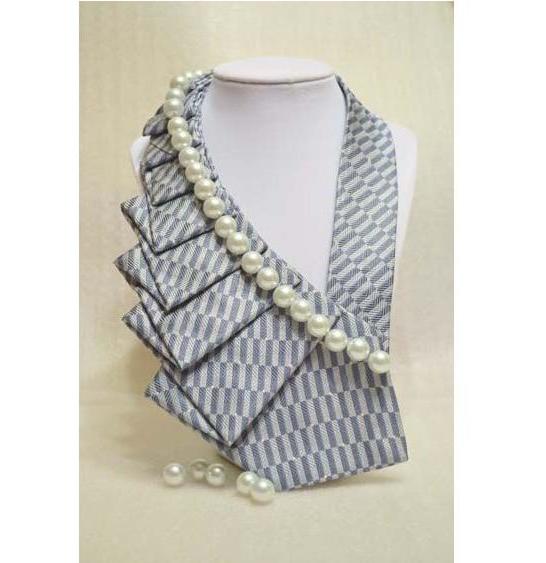 tie necklace