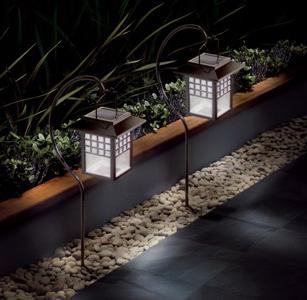 solar powered garden lights