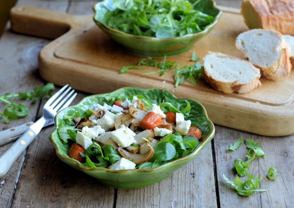 вегетарианский салат с сыром