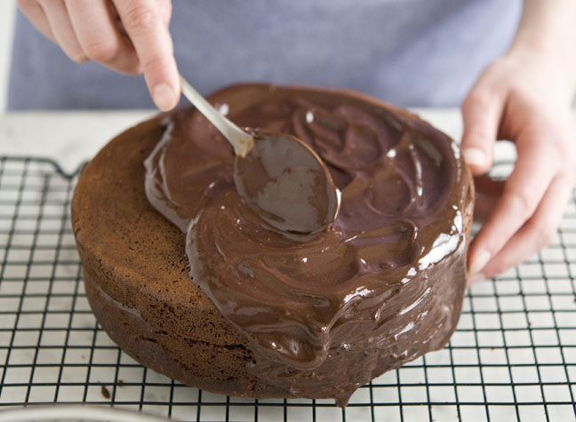Как испечь шоколадный торт прага