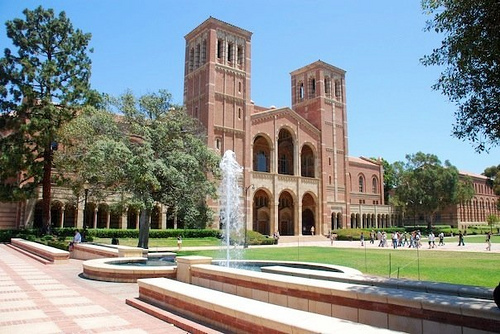здание Калифорнийского университета