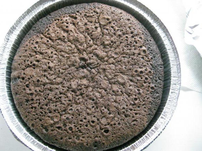 Two-time chocolate cake in the oven