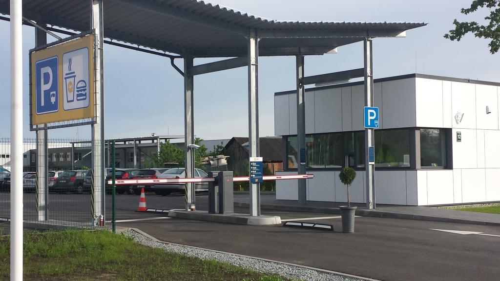Парковка в аэропорту Риги