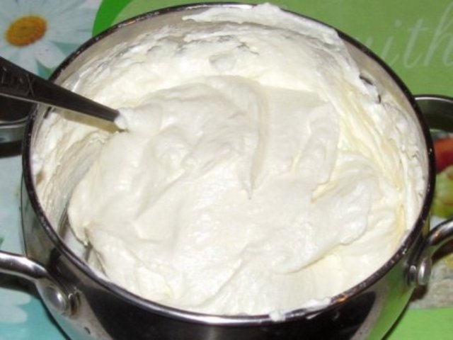 Крем из творожного сыра с желатином для торта