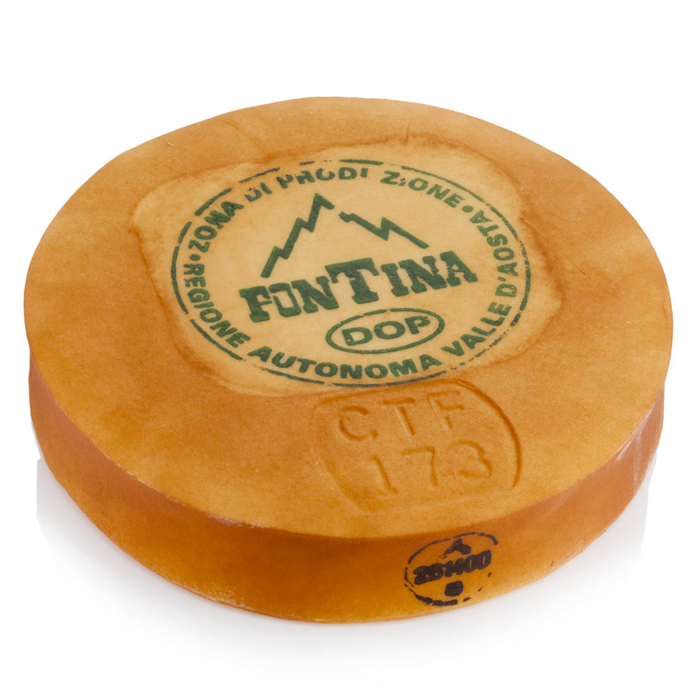 Сыр "Фонтина" фото