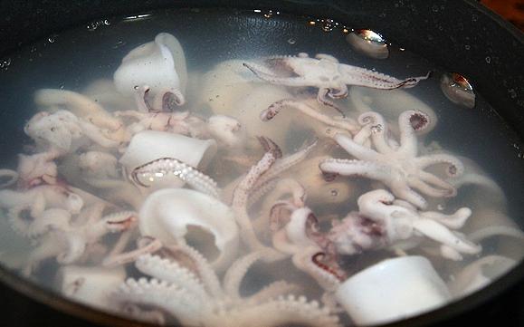 Как варить кальмары на салат