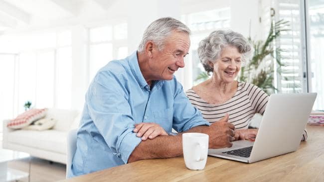 как получить страховую часть пенсии пенсионеру