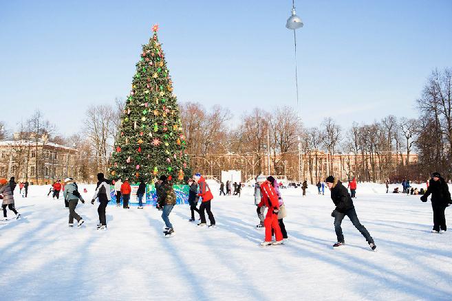 ice rink in victory park