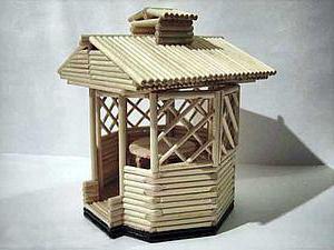 домик из бамбуковых палочек