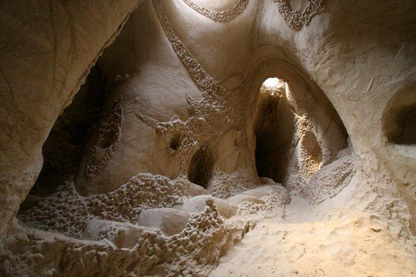 dream interpretation cave in the mountain