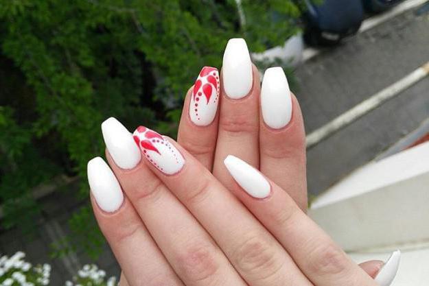 Дизайн ногтей красный с белым фото