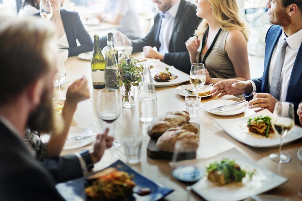 The rules of etiquette at the table appliances after eating