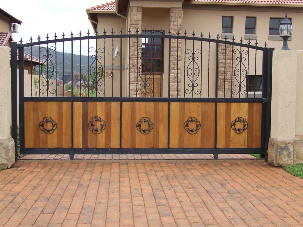 Mounting the sliding gate operator