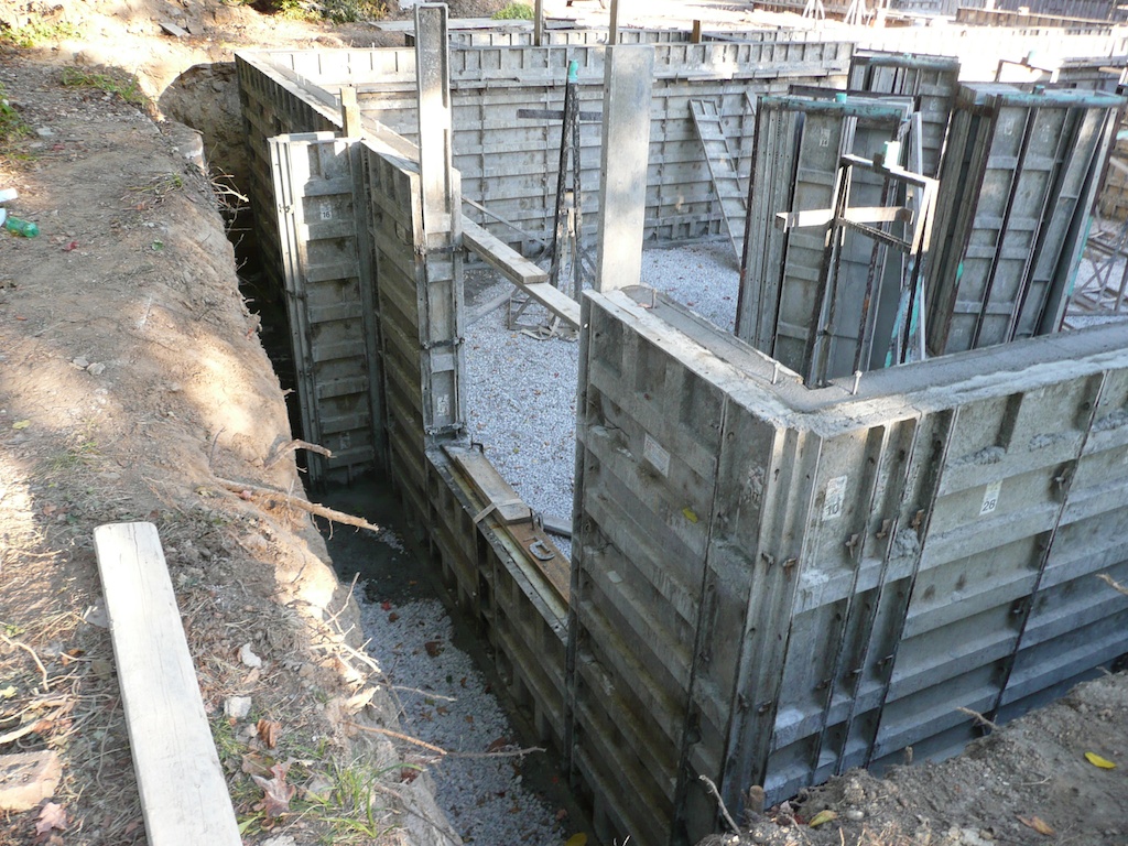 Vertical waterproofing the foundation with roll materials