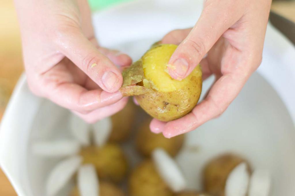 Изготовление картофеля в мундире