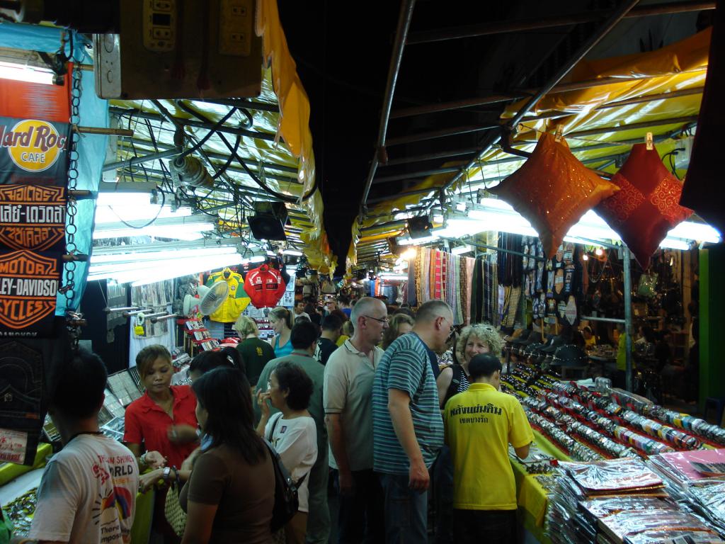 Ночной рынок Патпонг в бангкоке