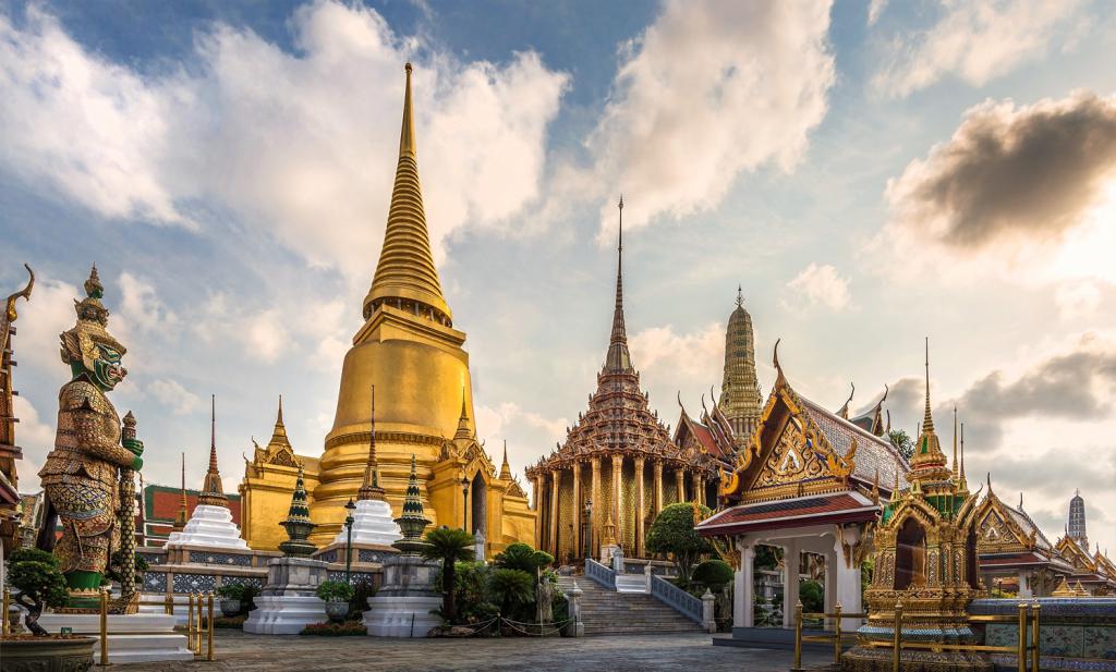 Храм Лежащего Будды в бангкоке