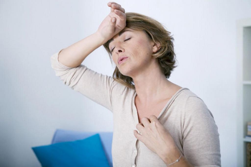 menopause symptoms age treatment