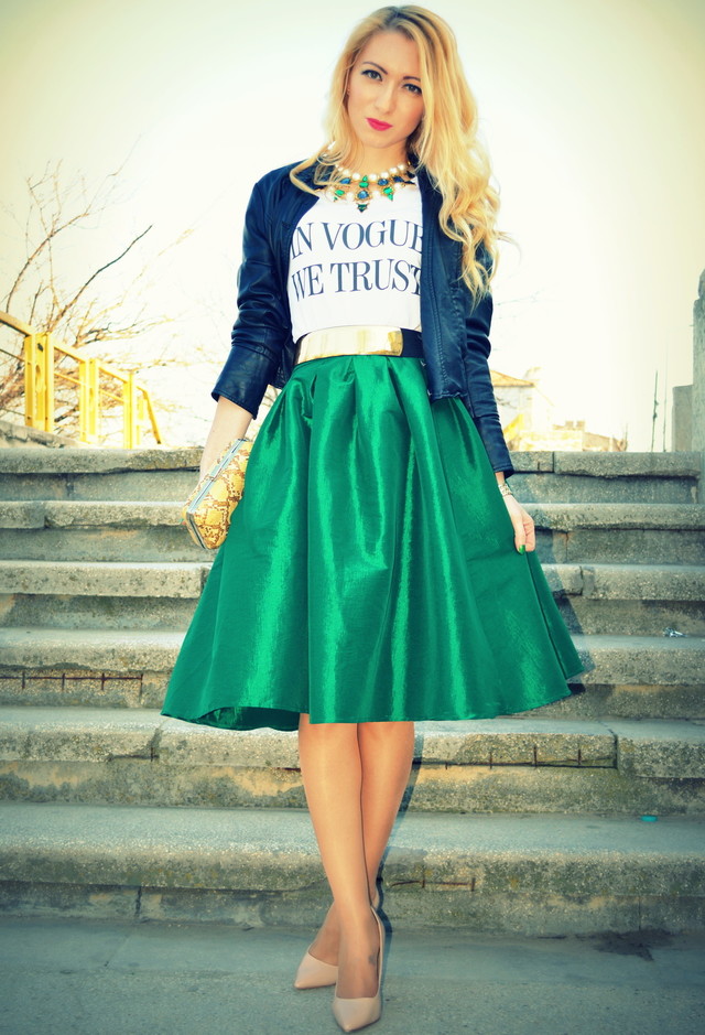 Зеленая юбка-миди