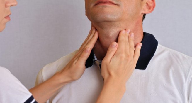 осмотр щитовидной железы