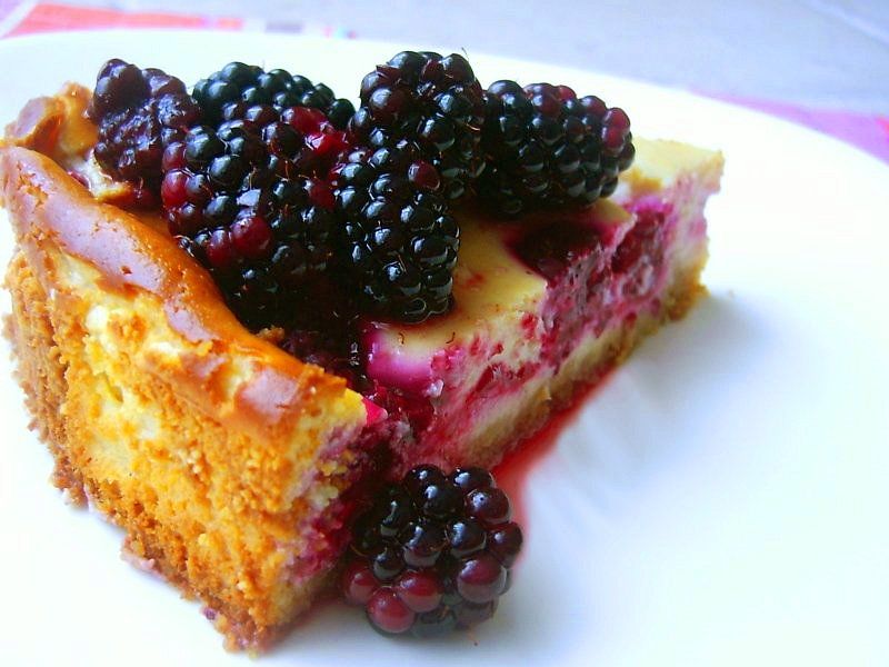 cottage cheese pie with berries