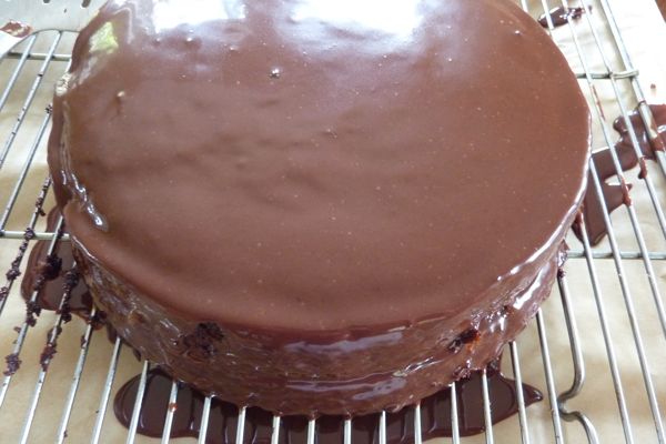 торт "Алиса" с глазурью из шоколада