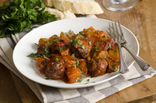 meatballs with potatoes and gravy