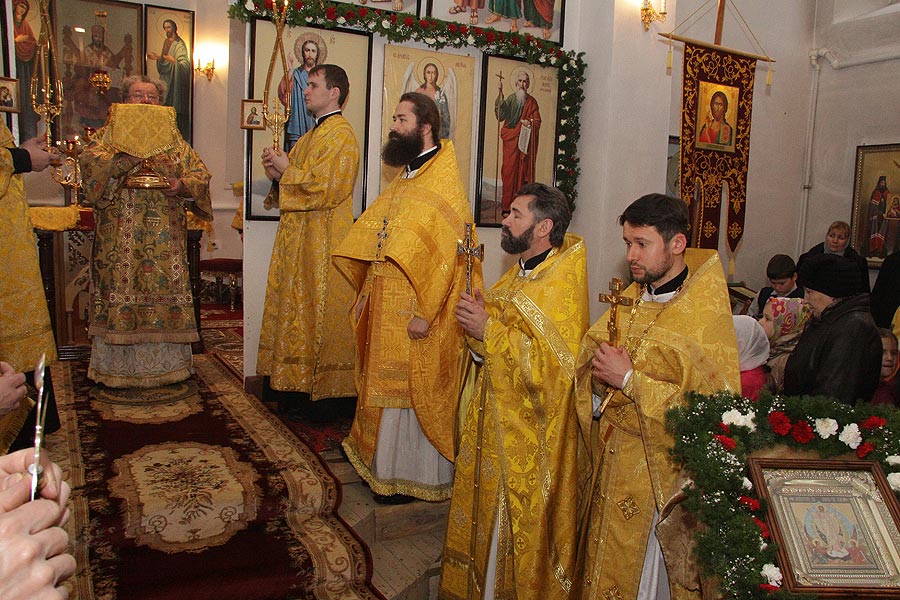 Богослужения в храме андрея первозванного. Храм Андрея Первозванного Воронеж отец Александр. Настоятель храма Андрея Первозванного Воронеж. Храм Андрея Первозванного Воронеж батюшка. Отец Виталий храм Андрея Первозванного Воронеж.