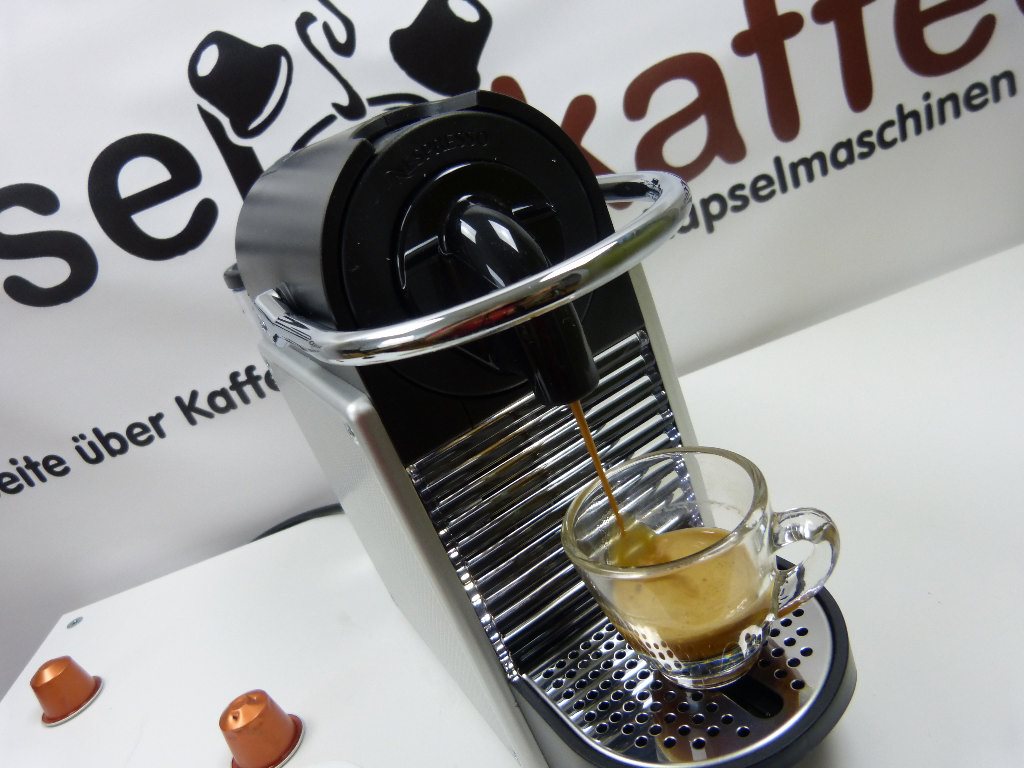 capsule coffee maker DeLonghi Nespresso Pixie